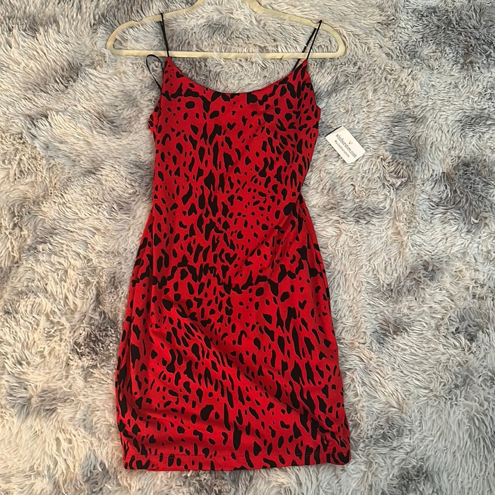 Short dress. Red and black. Cute party dress ! Windsor